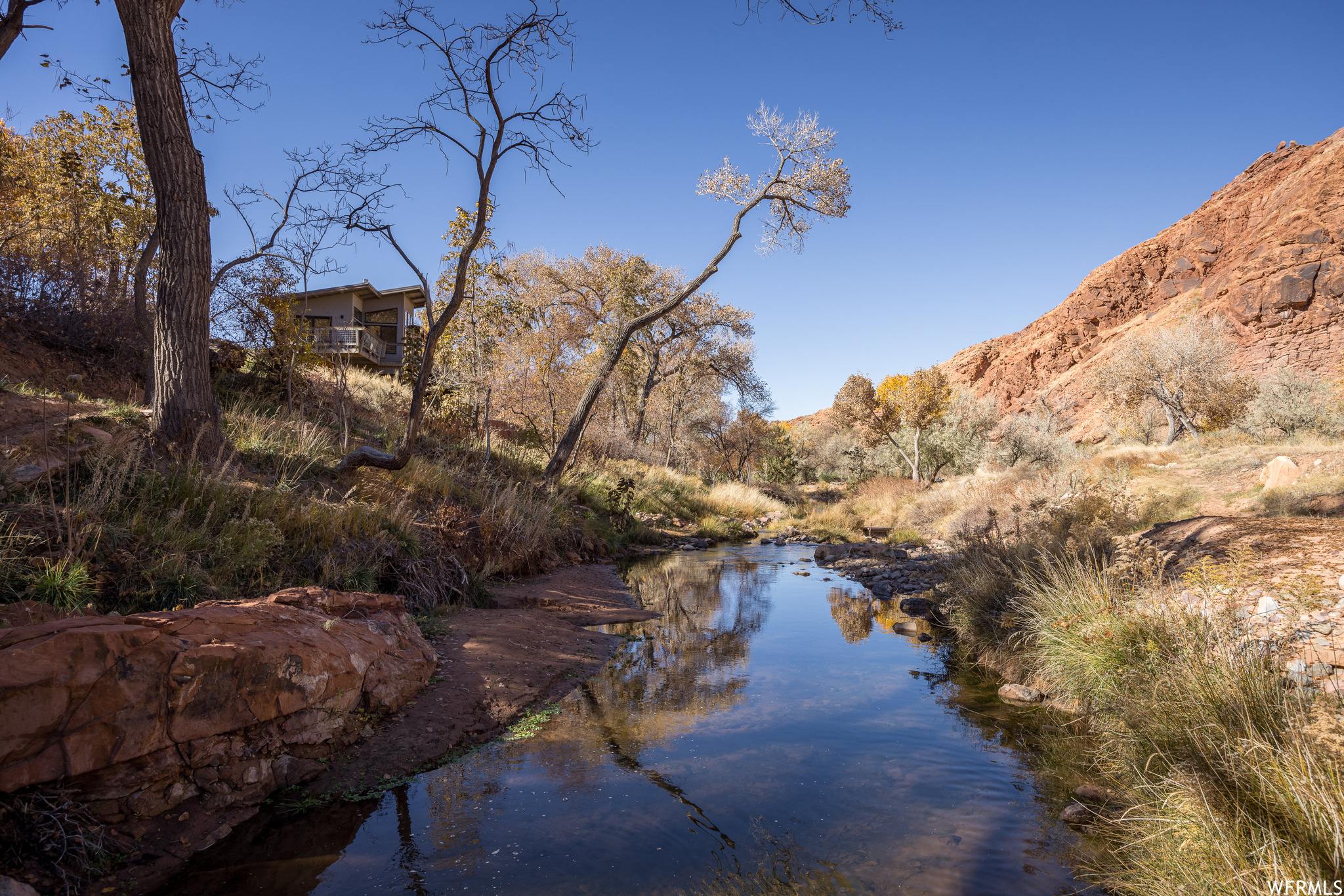 1389 E POWERHOUSE LN