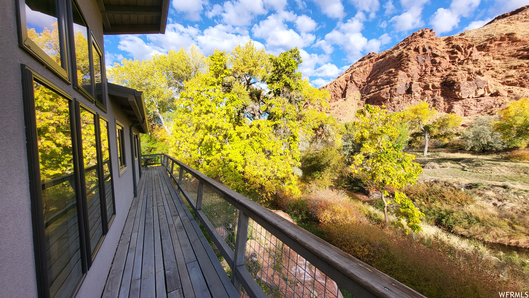 1389 E POWERHOUSE LN