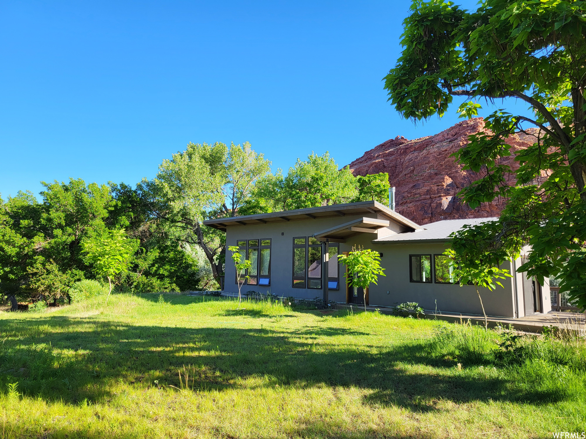 1389 E POWERHOUSE LN