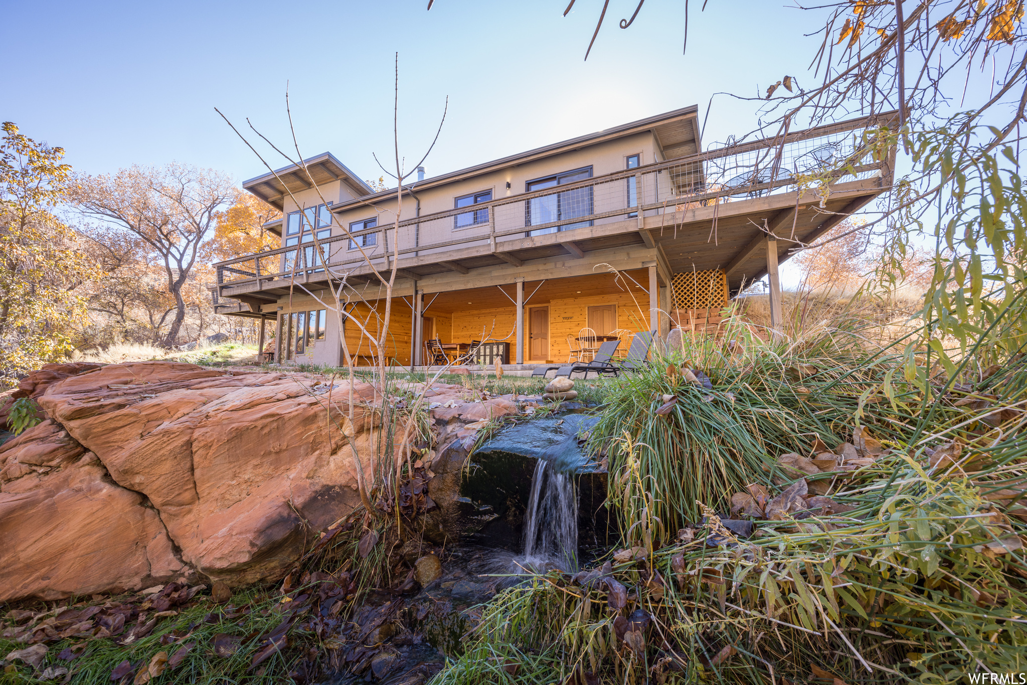 1389 E POWERHOUSE LN