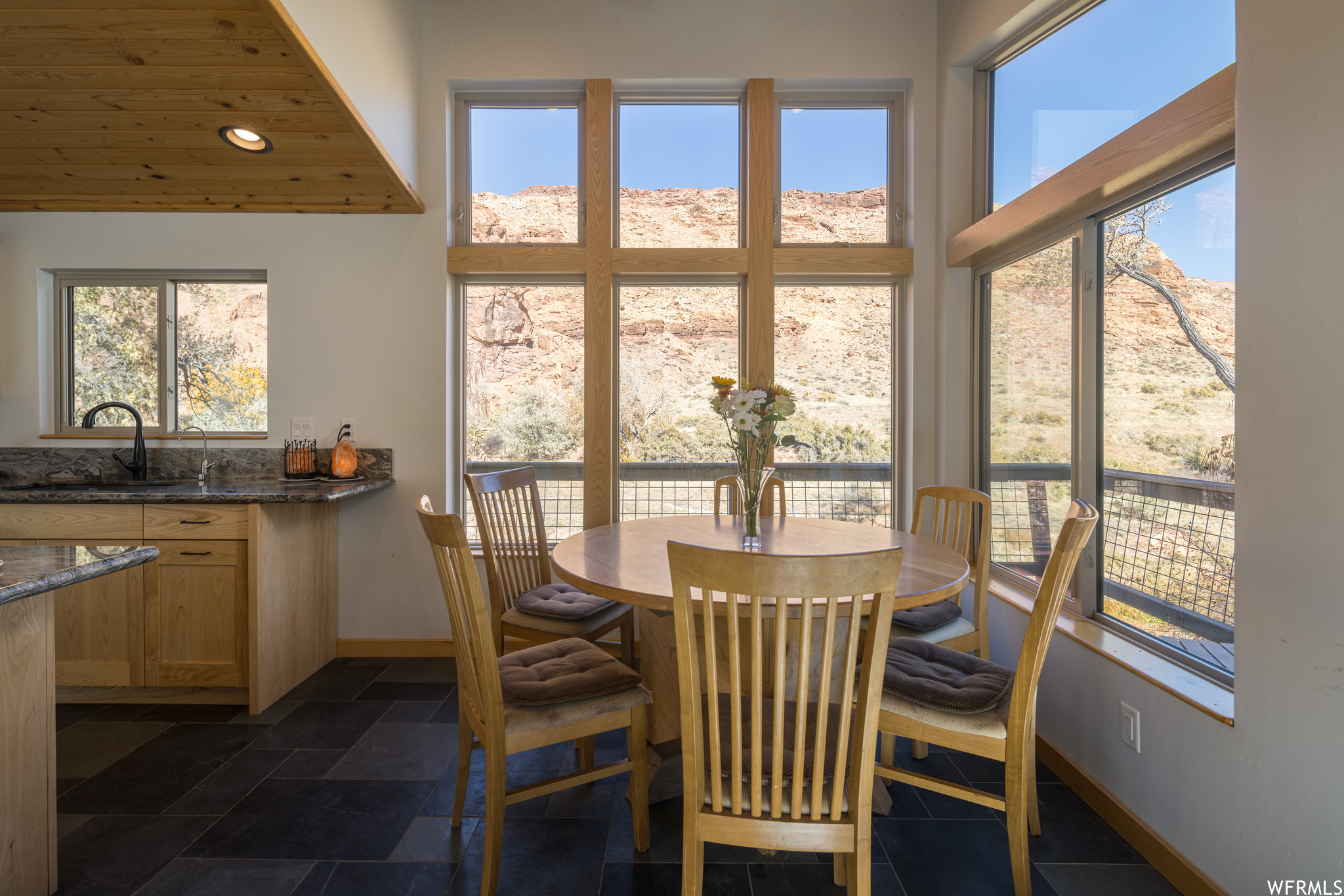 1389 E POWERHOUSE LN