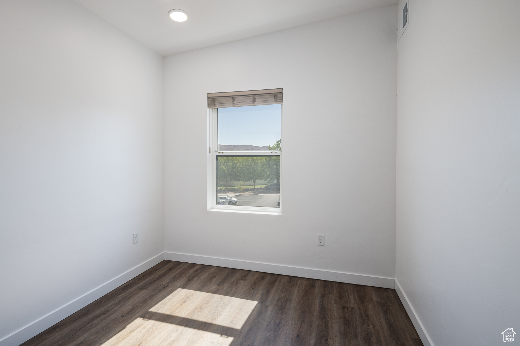 443 KANE BLVD #B301