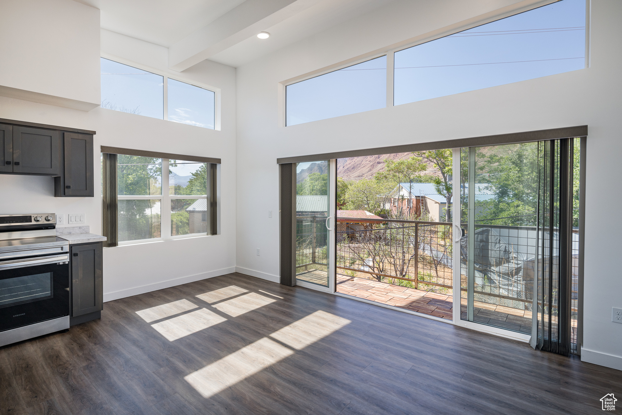 443 KANE BLVD #B301