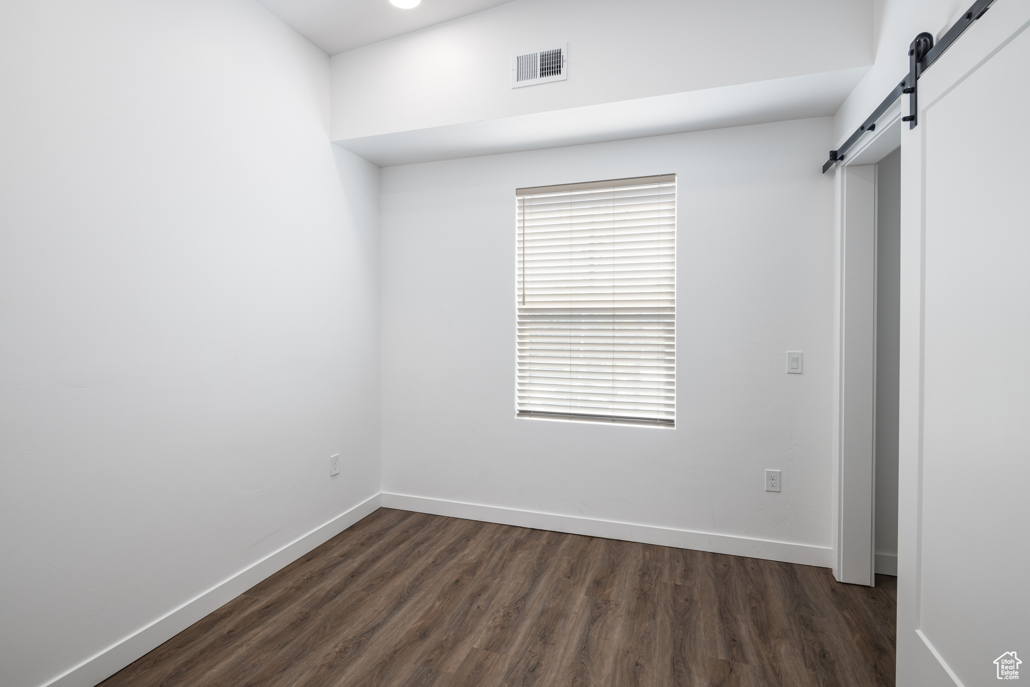 443 KANE BLVD #B301