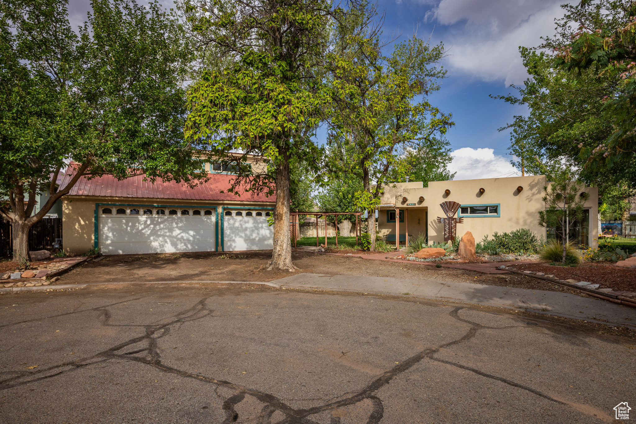 496 W JUAN CT
