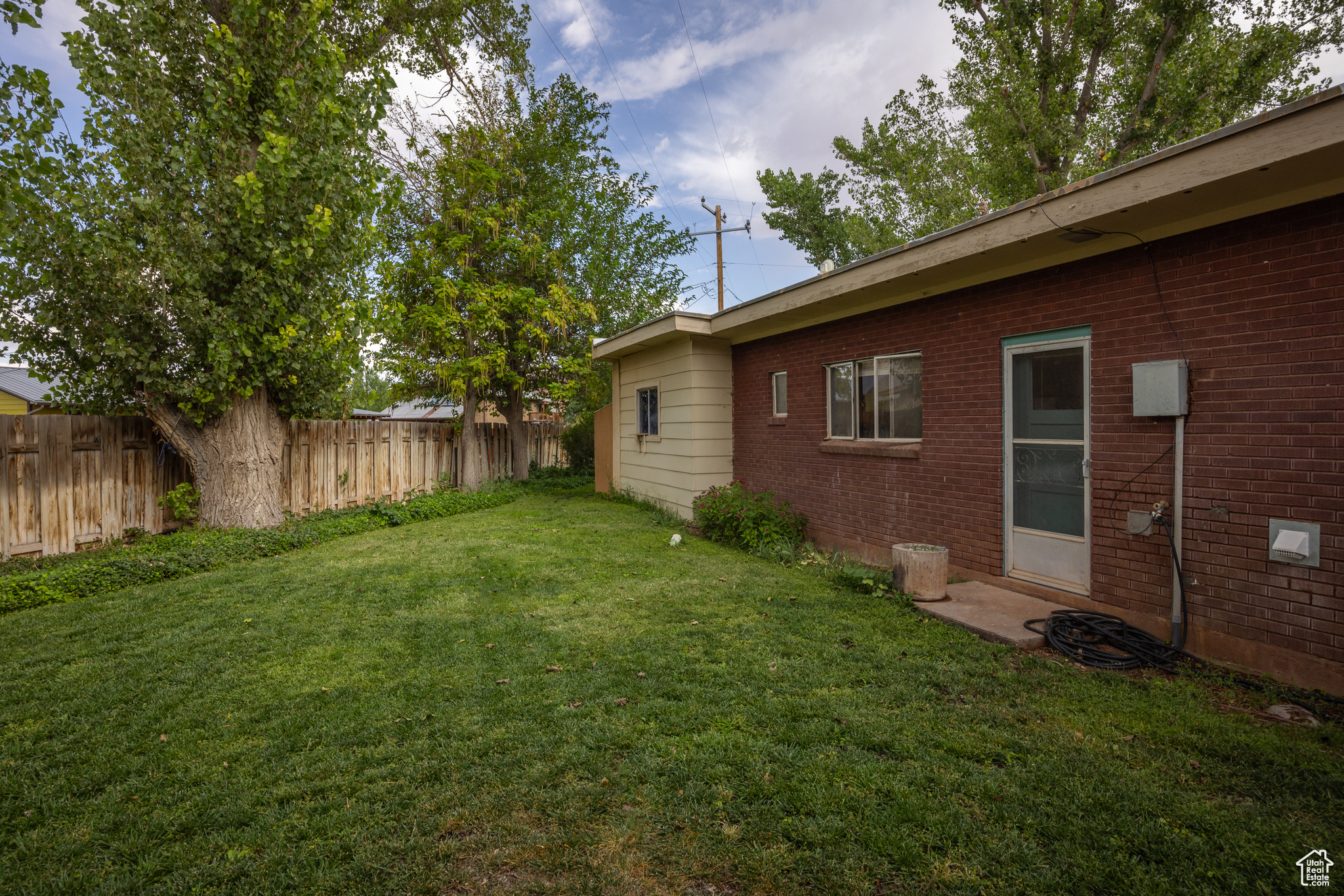 496 W JUAN CT