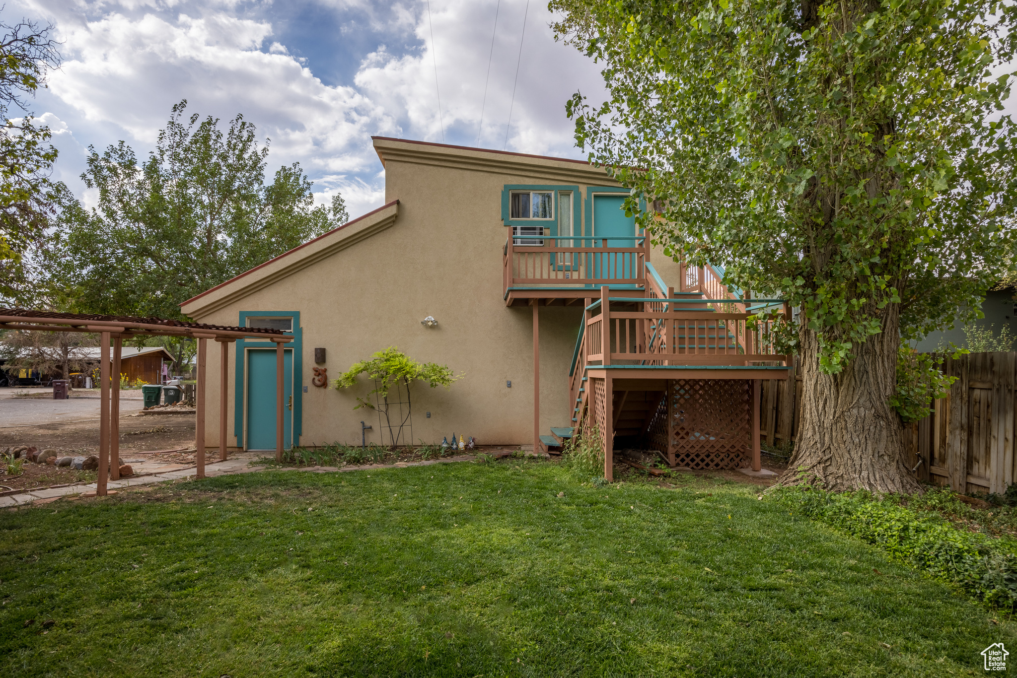 496 W JUAN CT