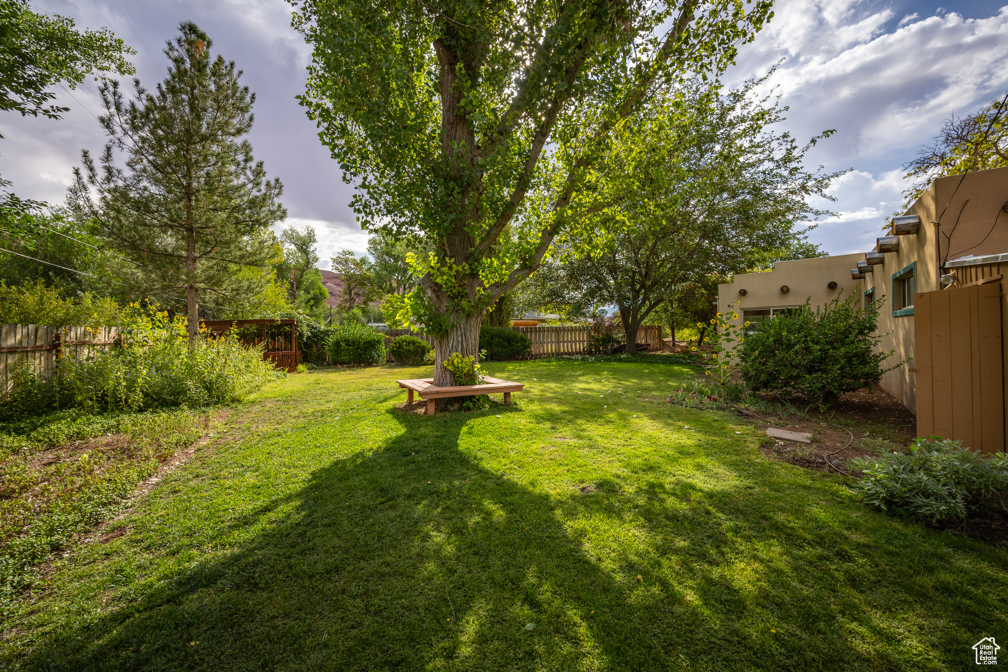 496 W JUAN CT
