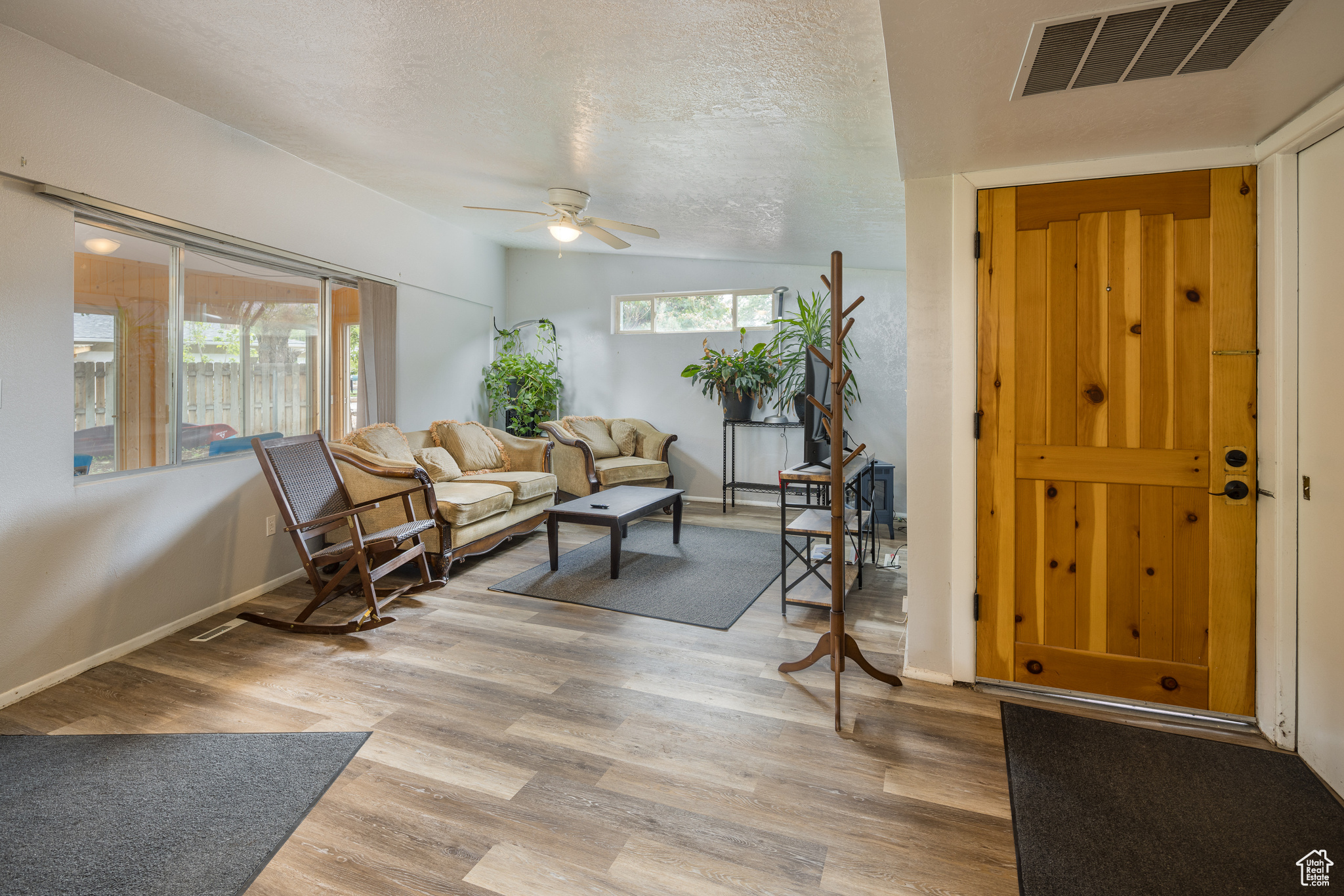 496 W JUAN CT