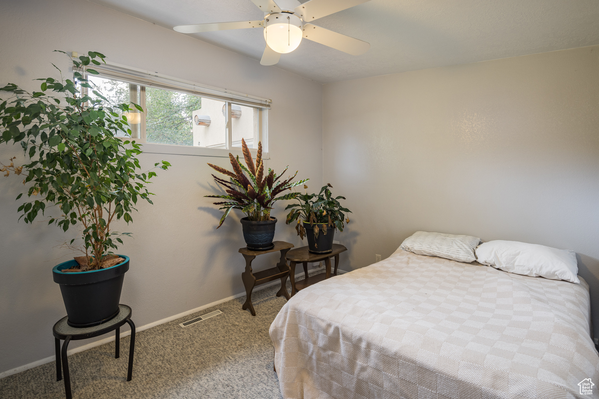496 W JUAN CT