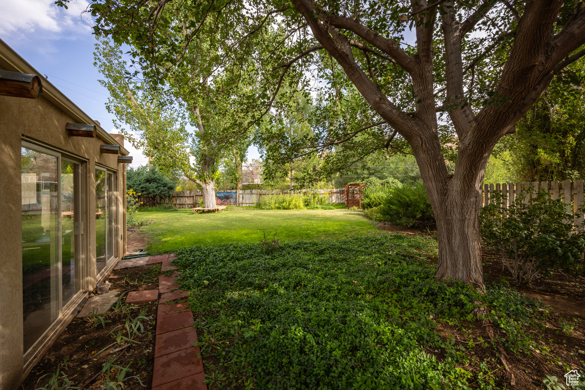 496 W JUAN CT