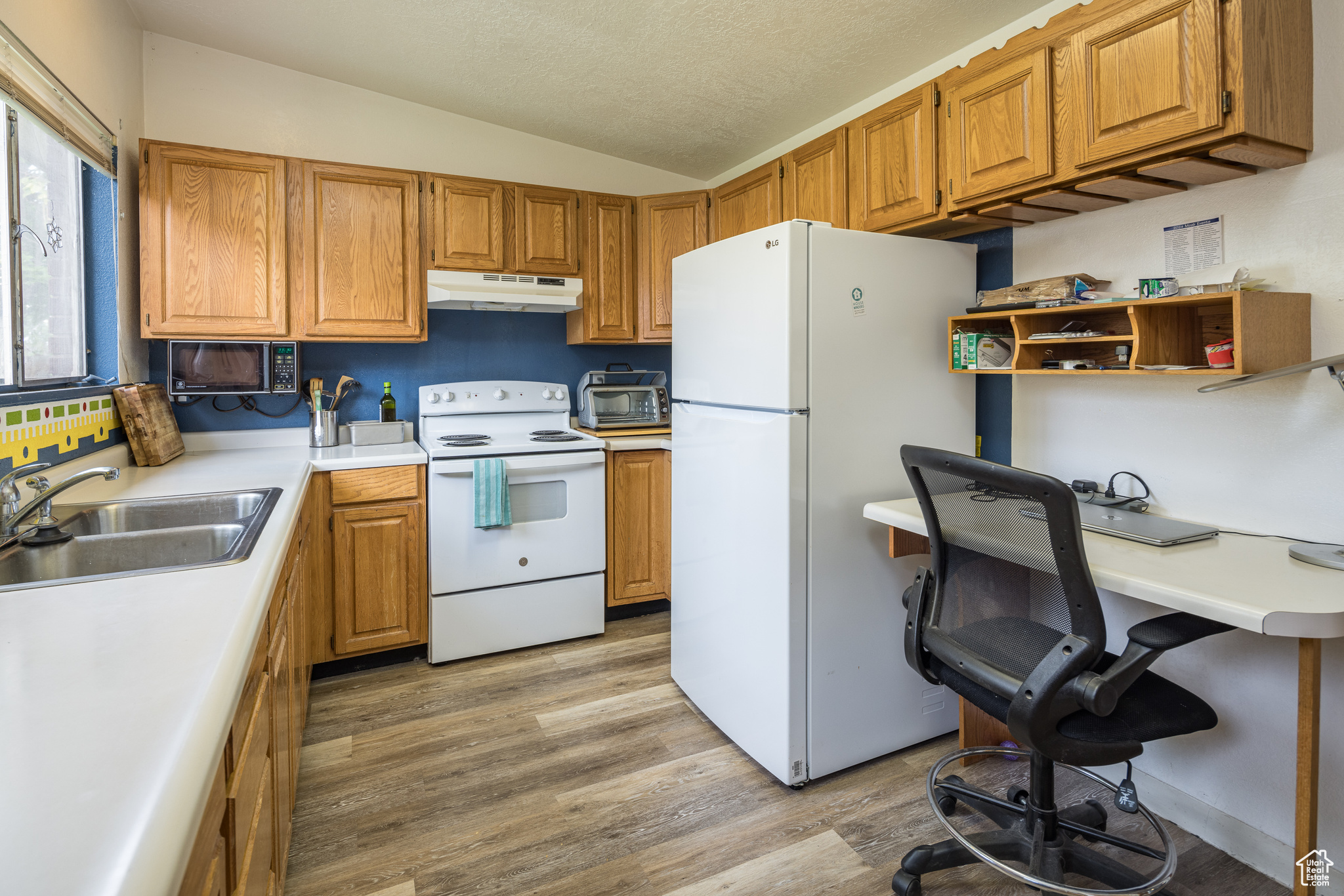 496 W JUAN CT