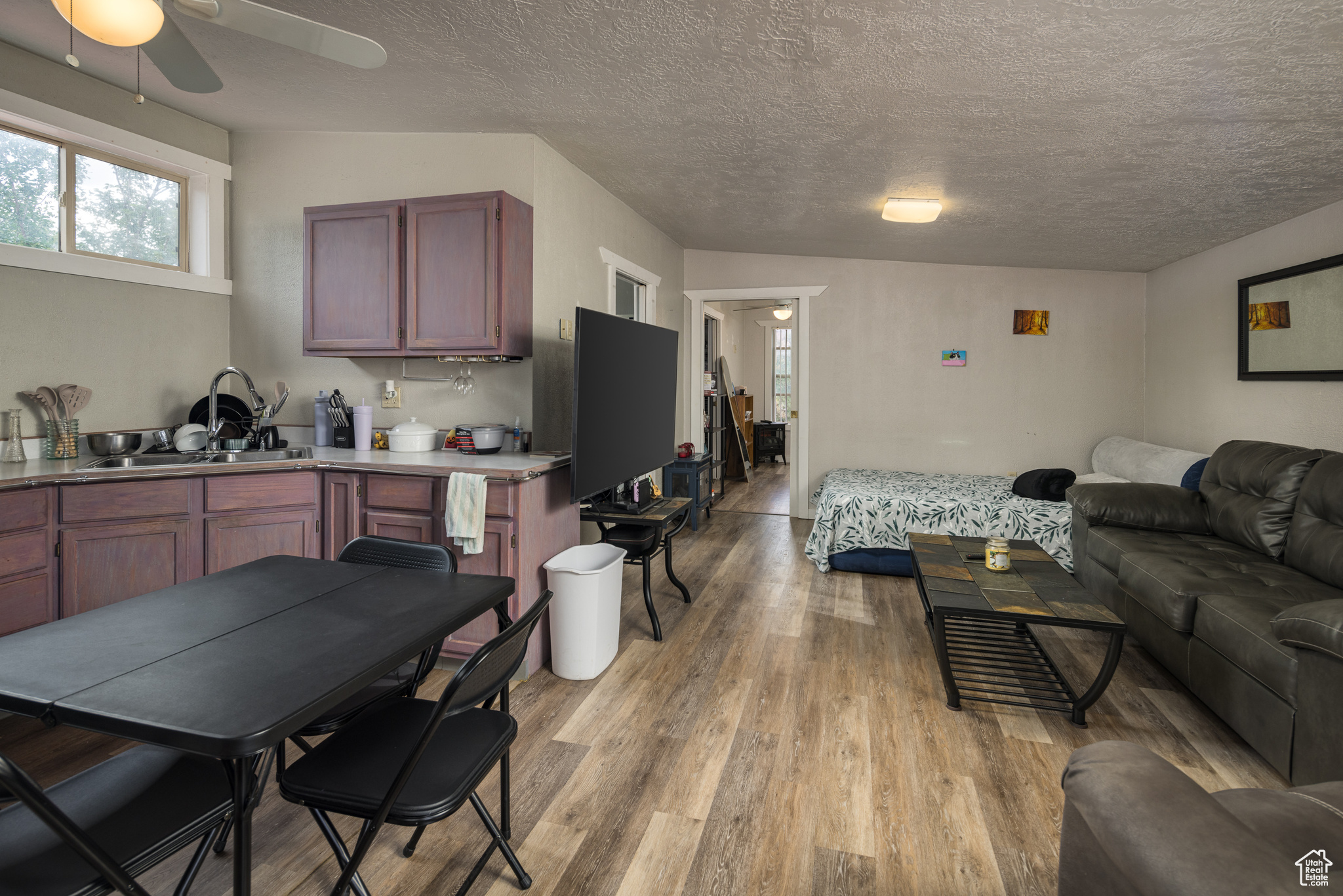 496 W JUAN CT