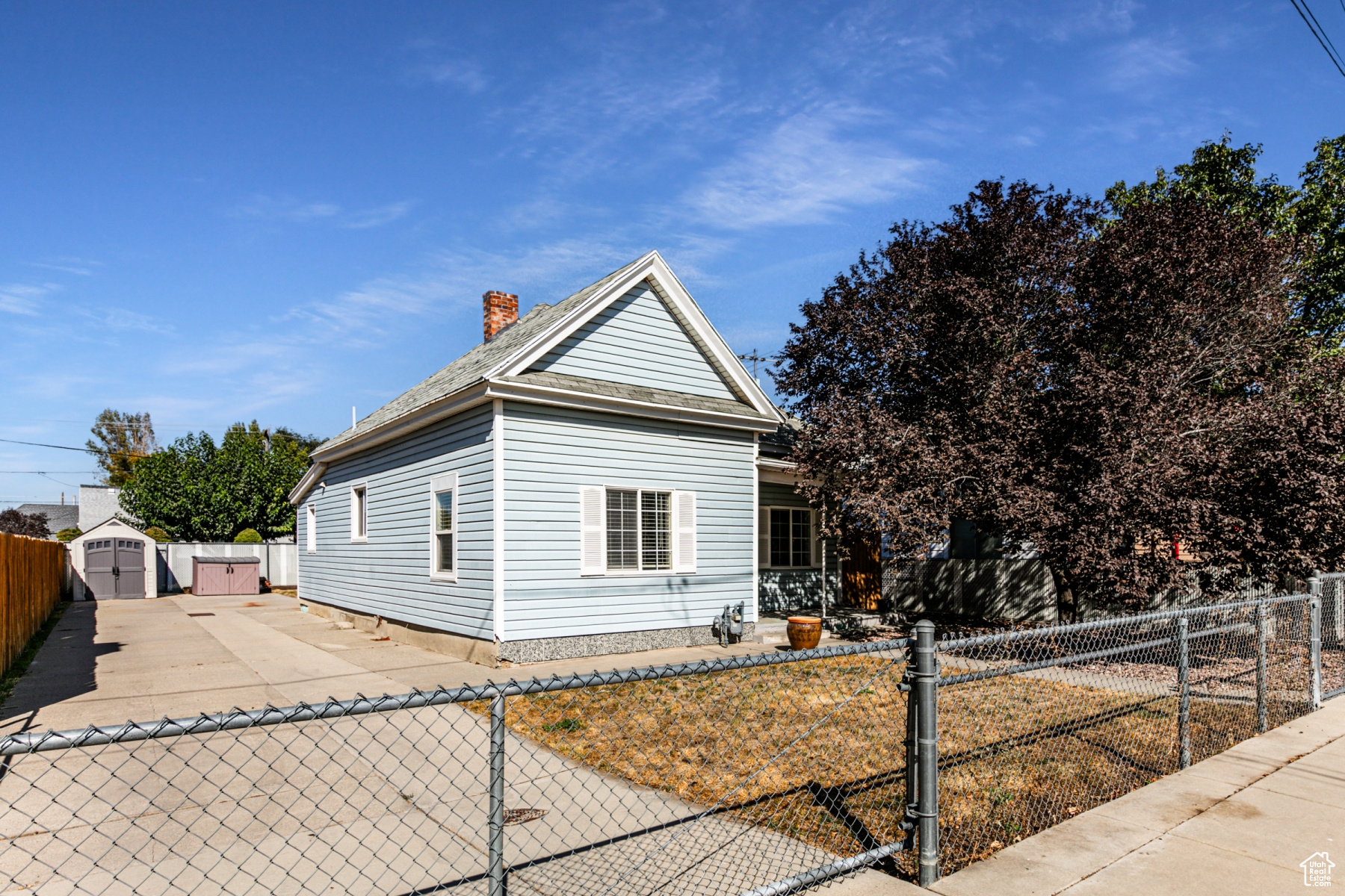654 W 5TH AVE