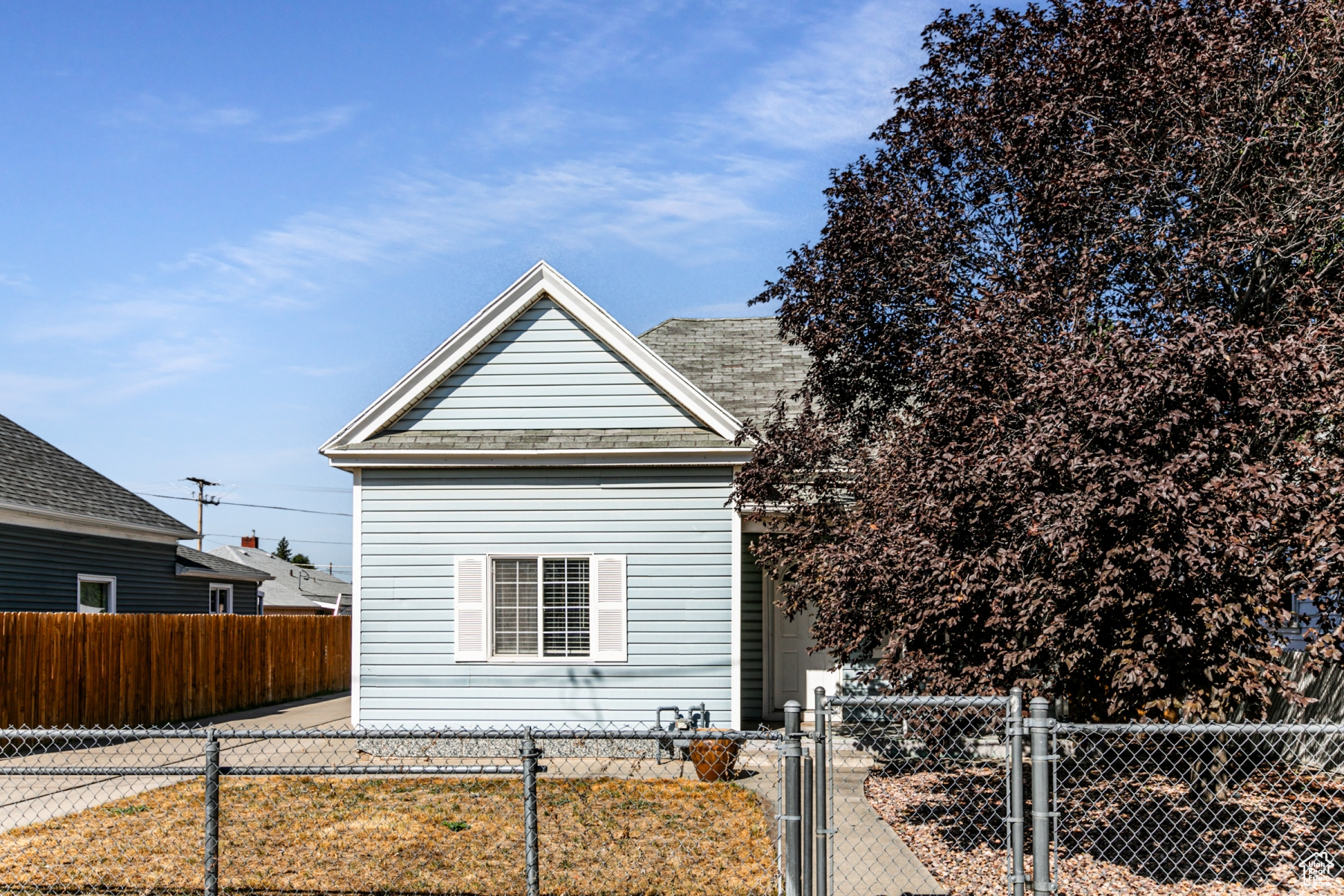 654 W 5TH AVE