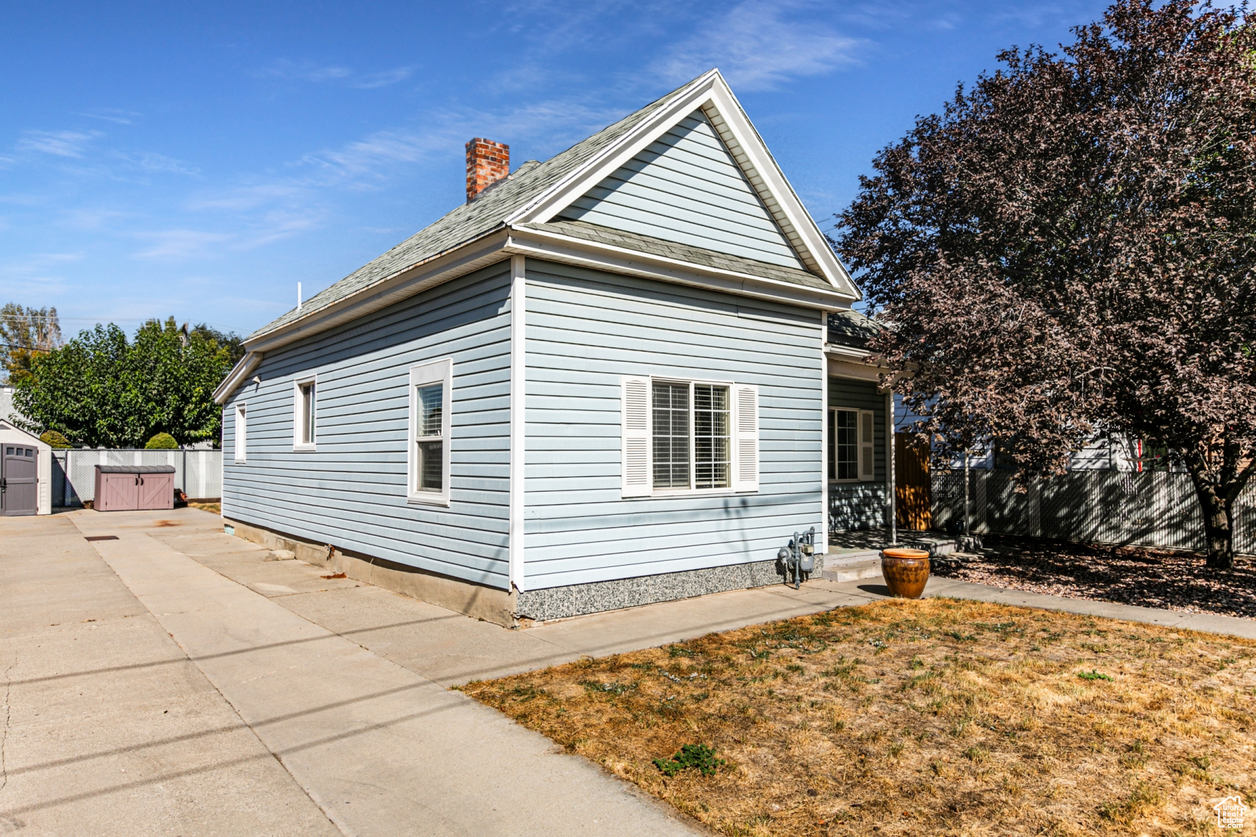 654 W 5TH AVE