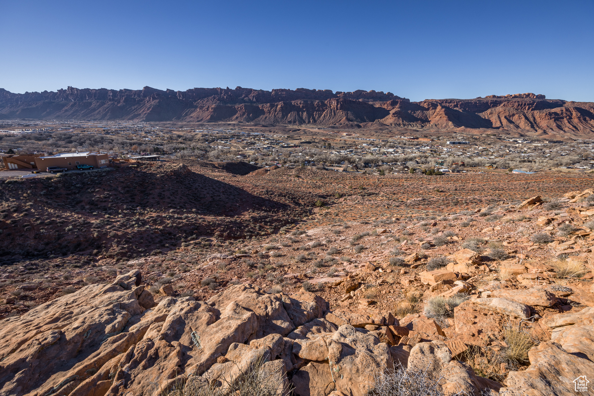 1136 WEST KAYENTA DR