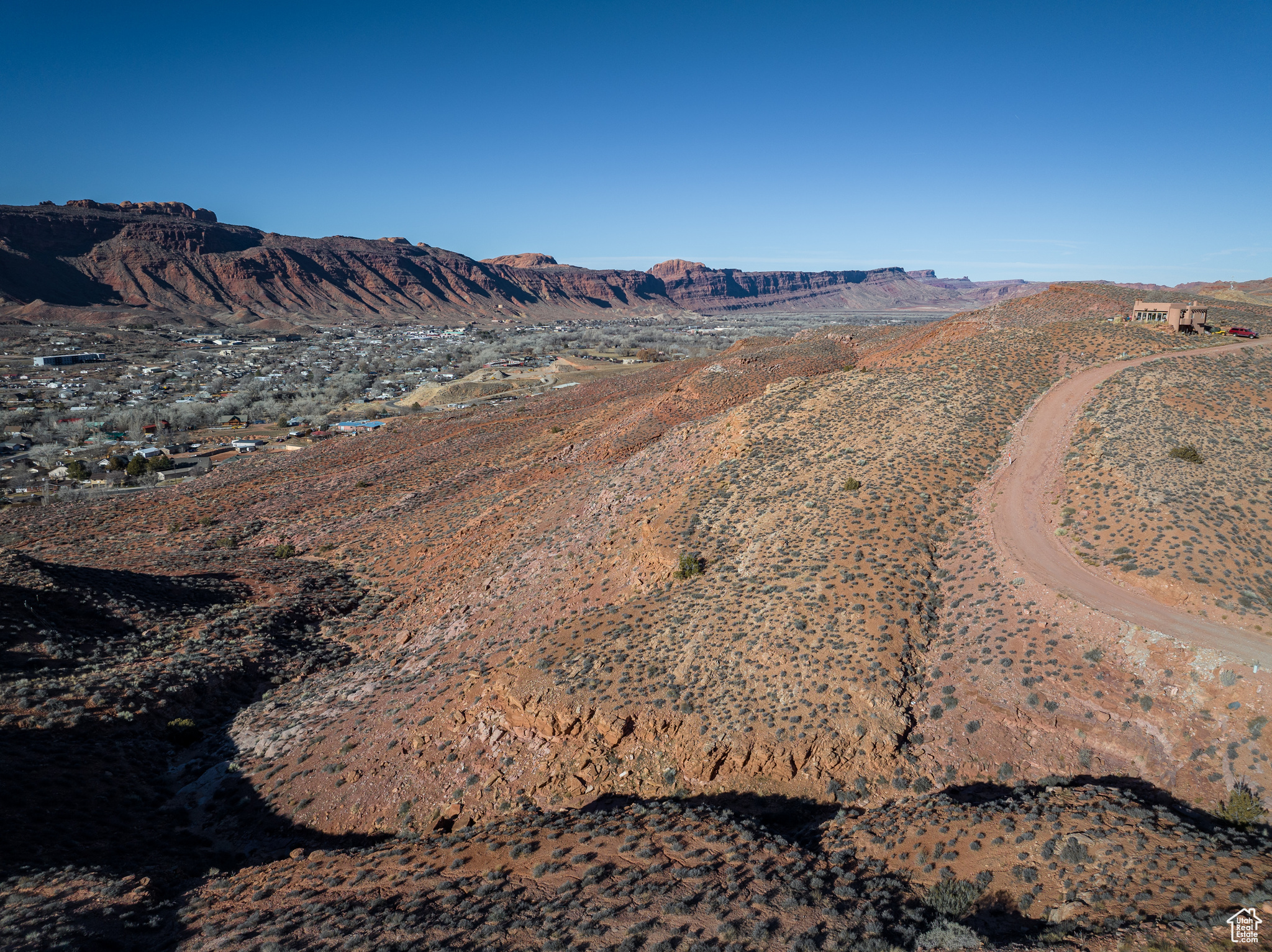 1136 WEST KAYENTA DR