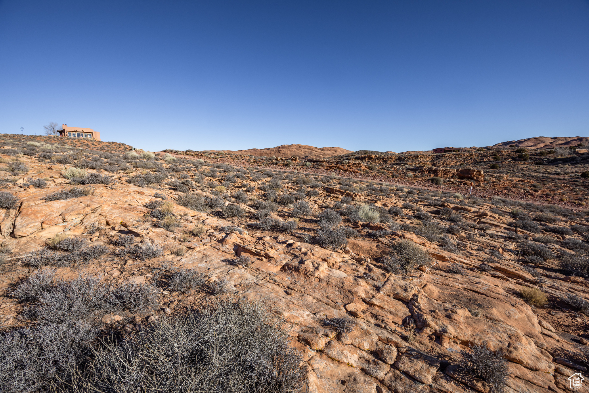 1136 WEST KAYENTA DR