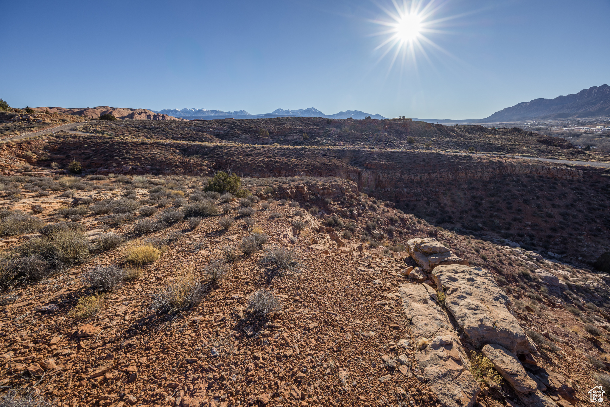 1136 WEST KAYENTA DR
