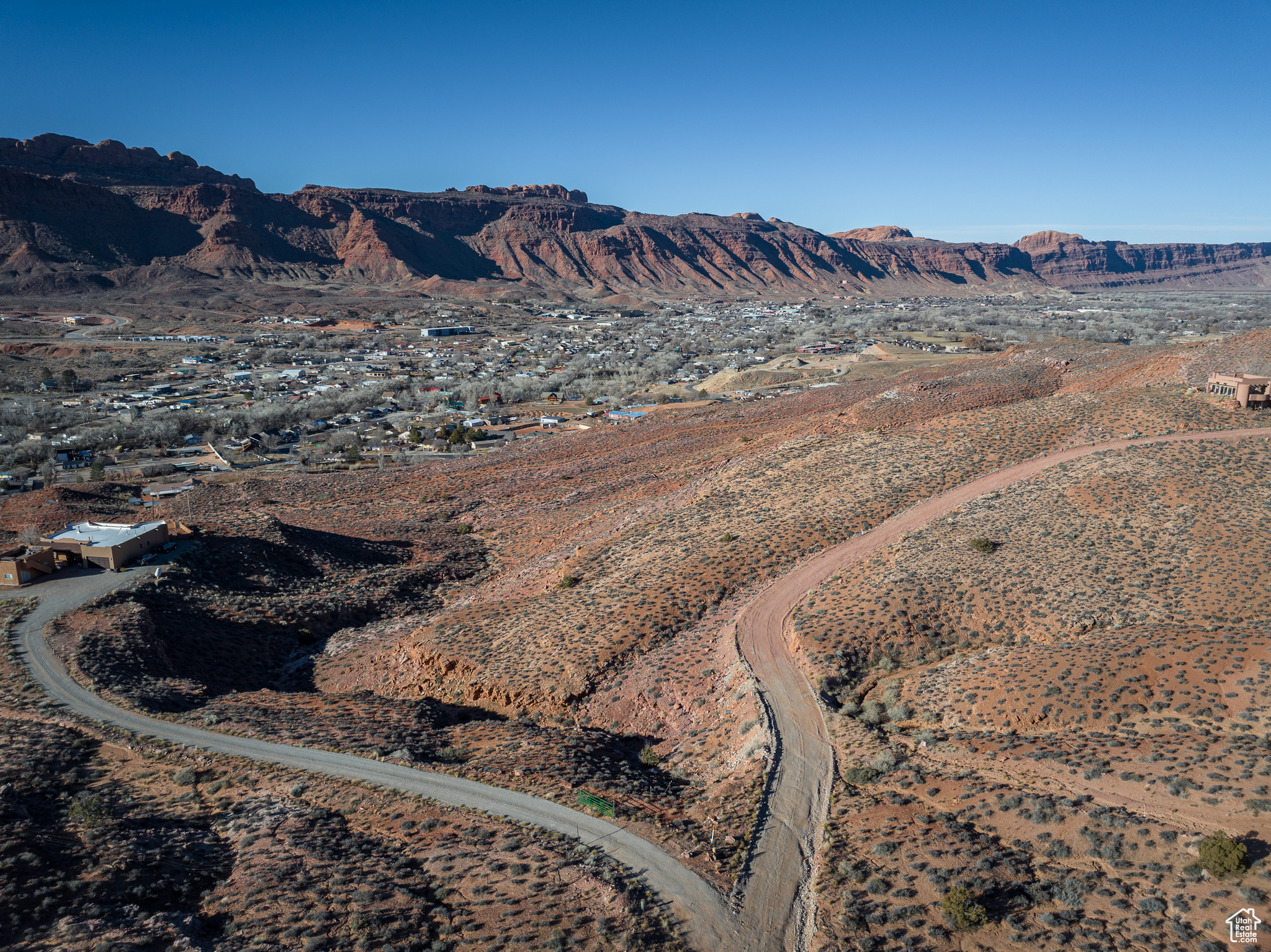 1136 WEST KAYENTA DR