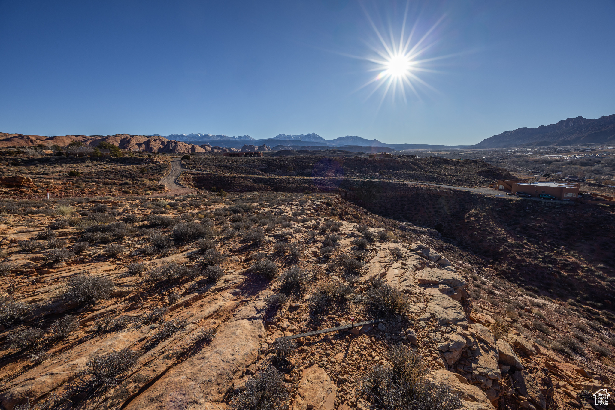 1136 WEST KAYENTA DR
