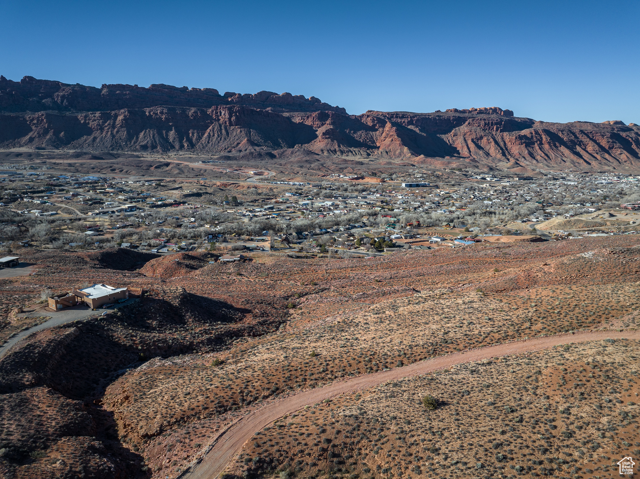 1136 WEST KAYENTA DR