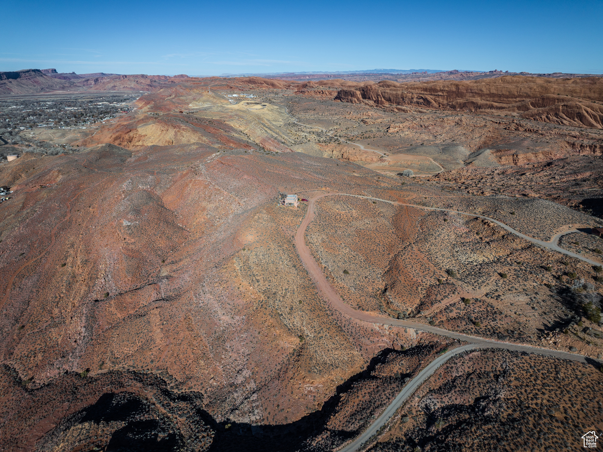 1136 WEST KAYENTA DR