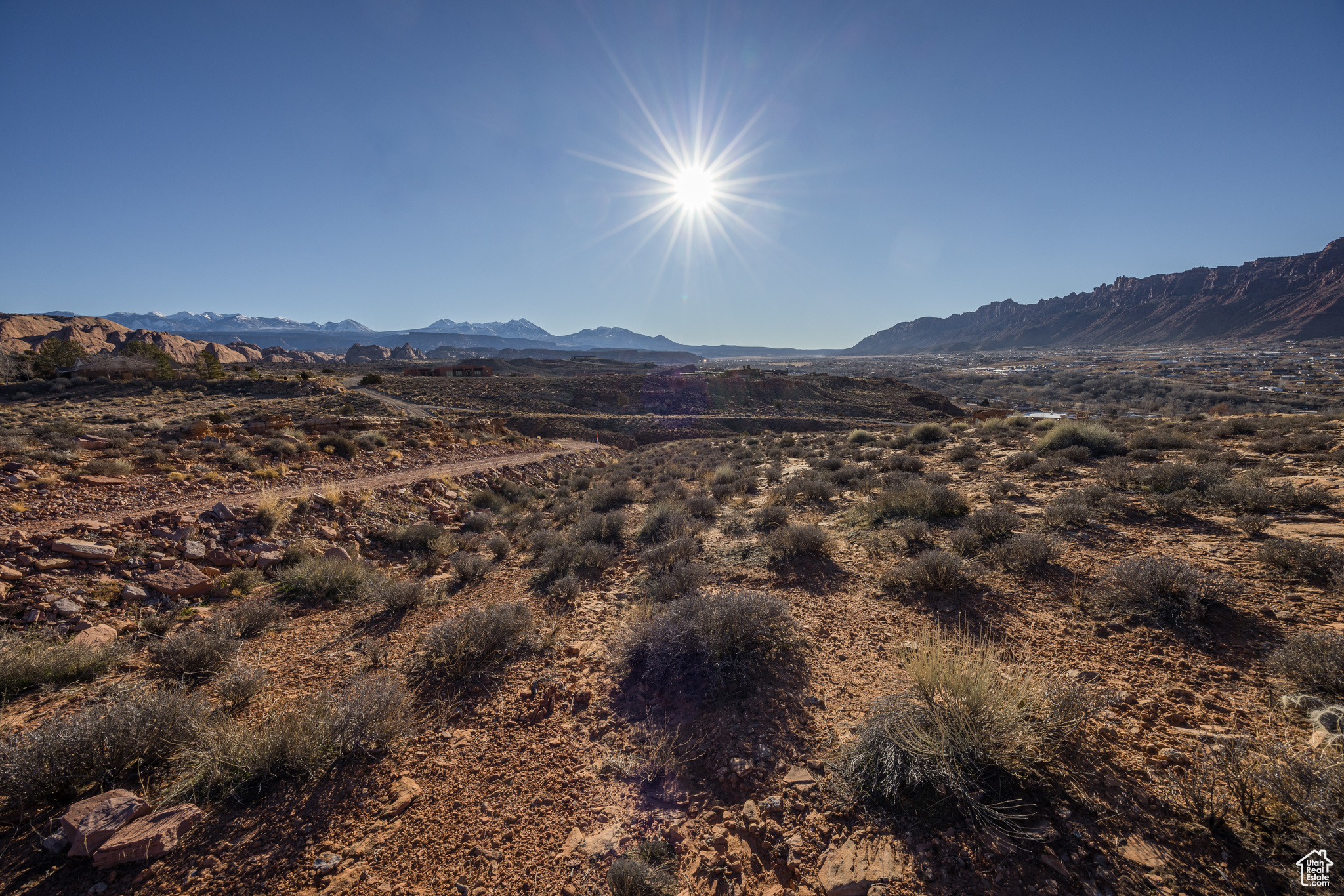 1136 WEST KAYENTA DR