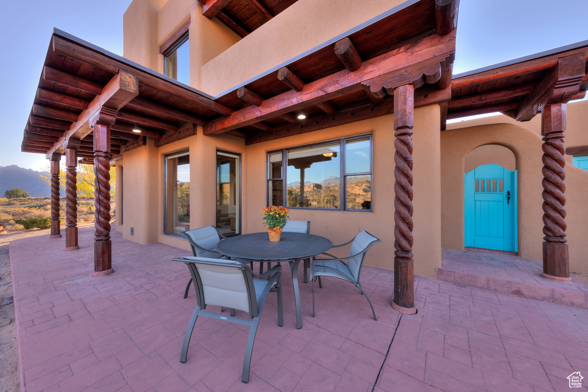 3289 FAR COUNTRY DR