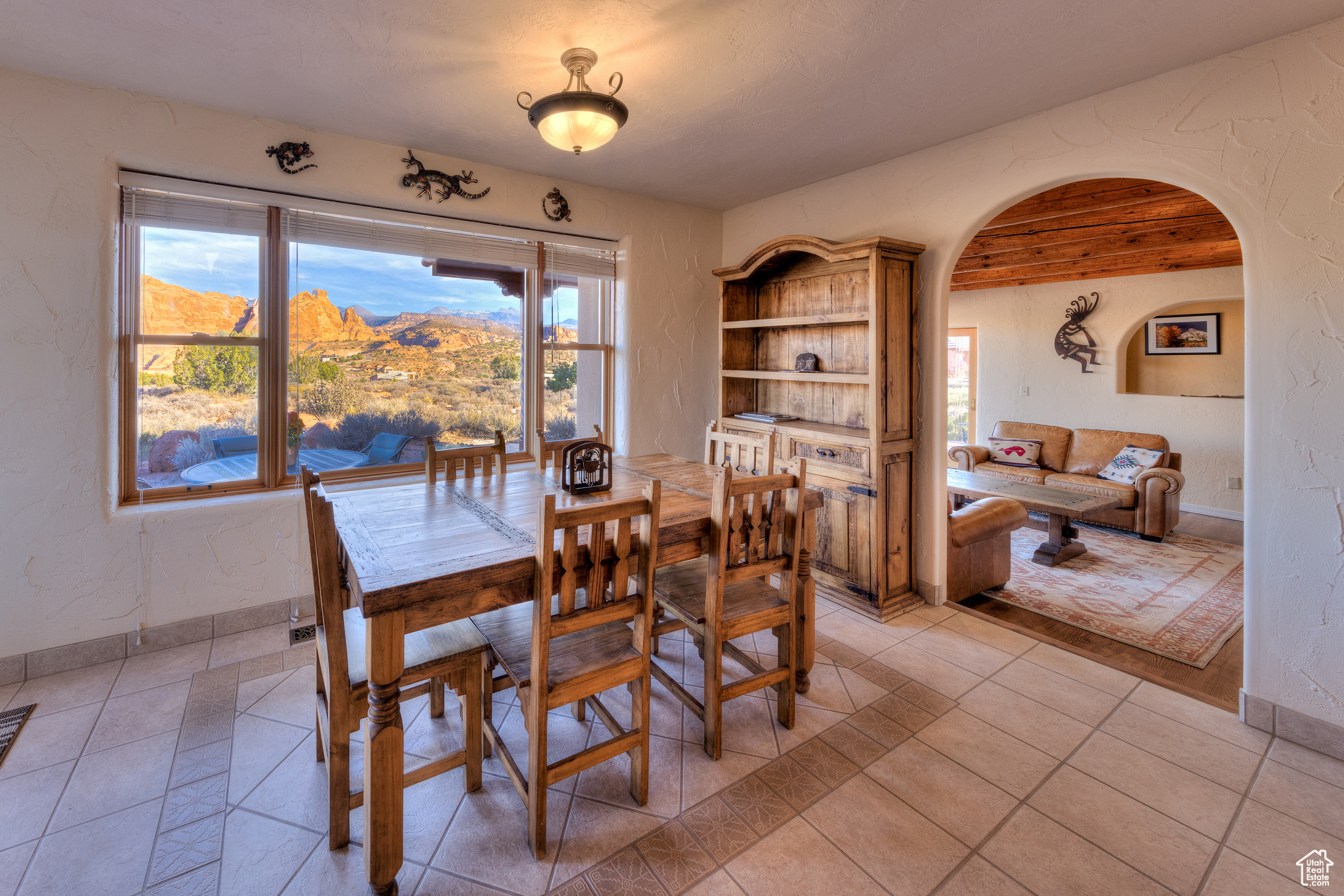 3289 FAR COUNTRY DR