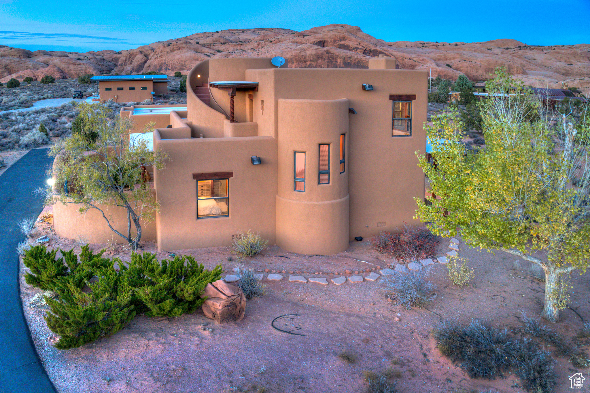 3289 FAR COUNTRY DR