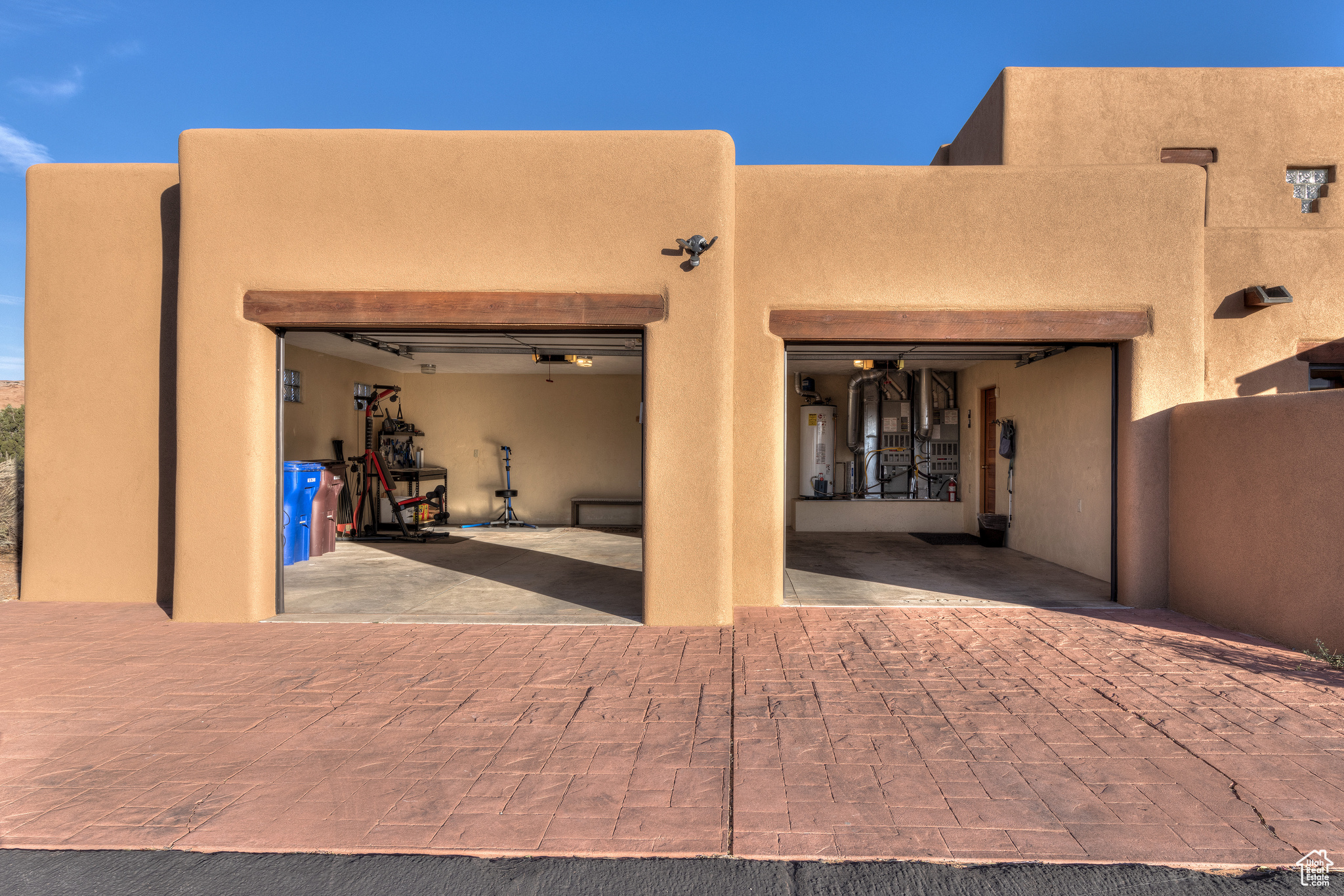 3289 FAR COUNTRY DR