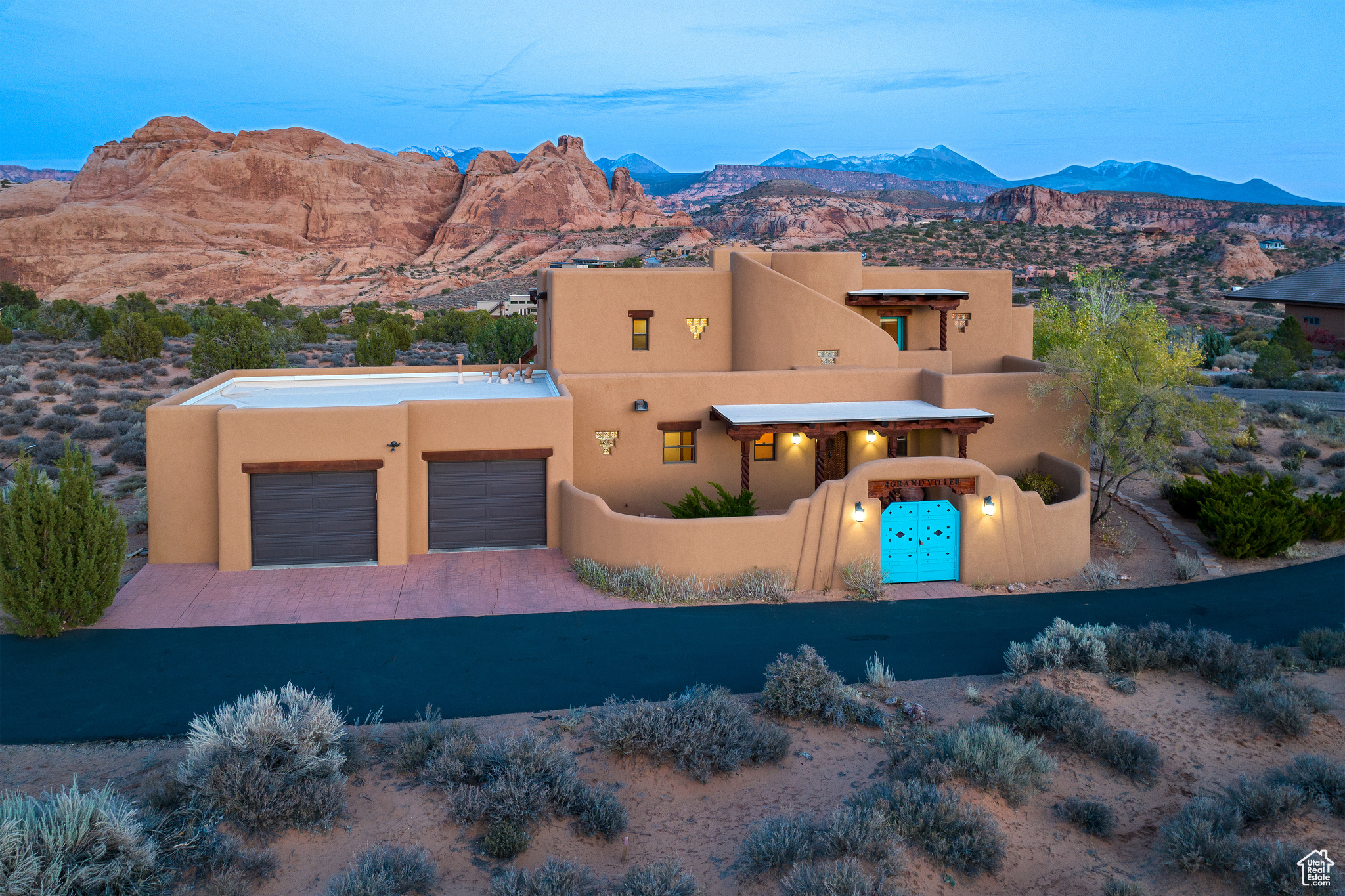 3289 FAR COUNTRY DR
