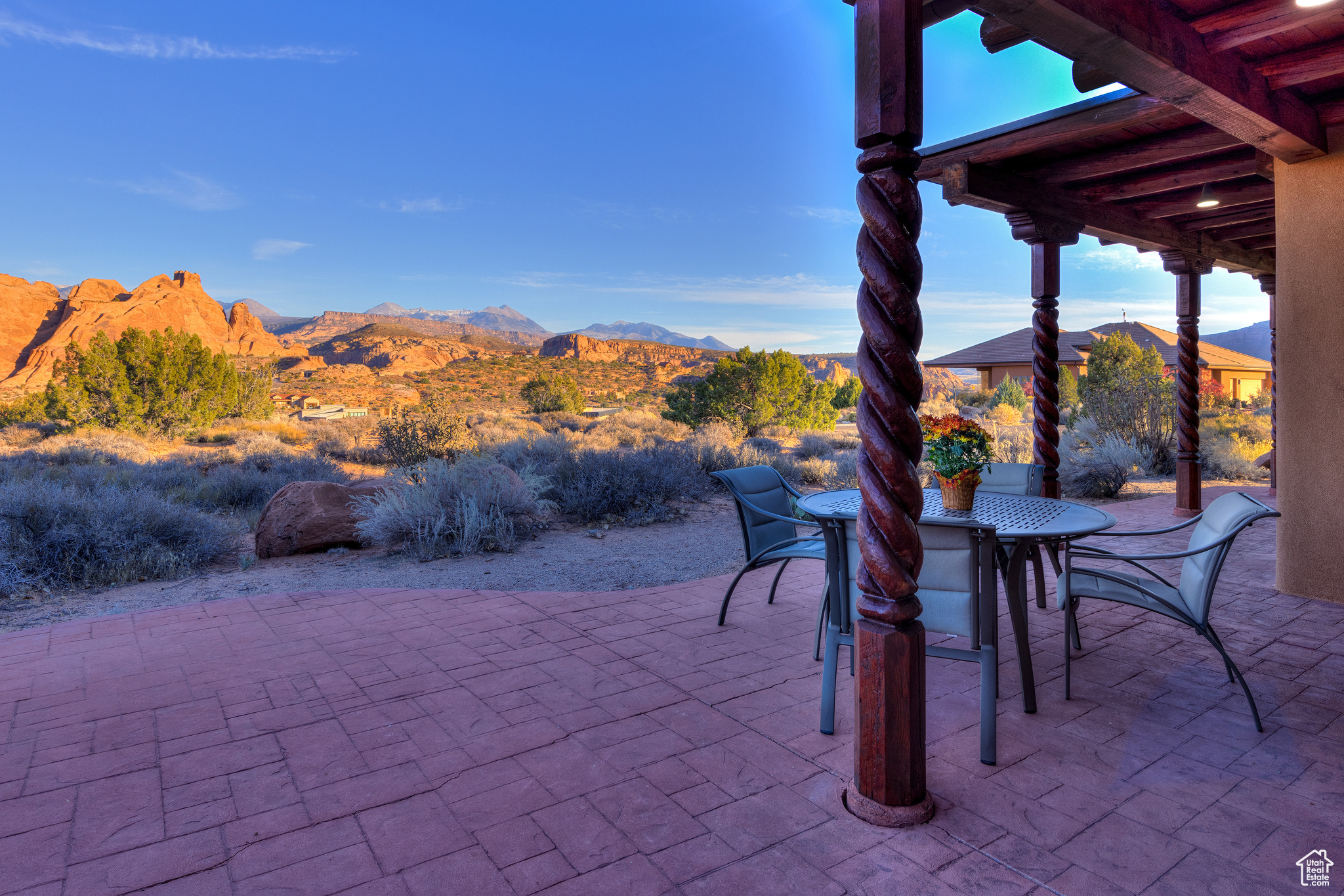 3289 FAR COUNTRY DR