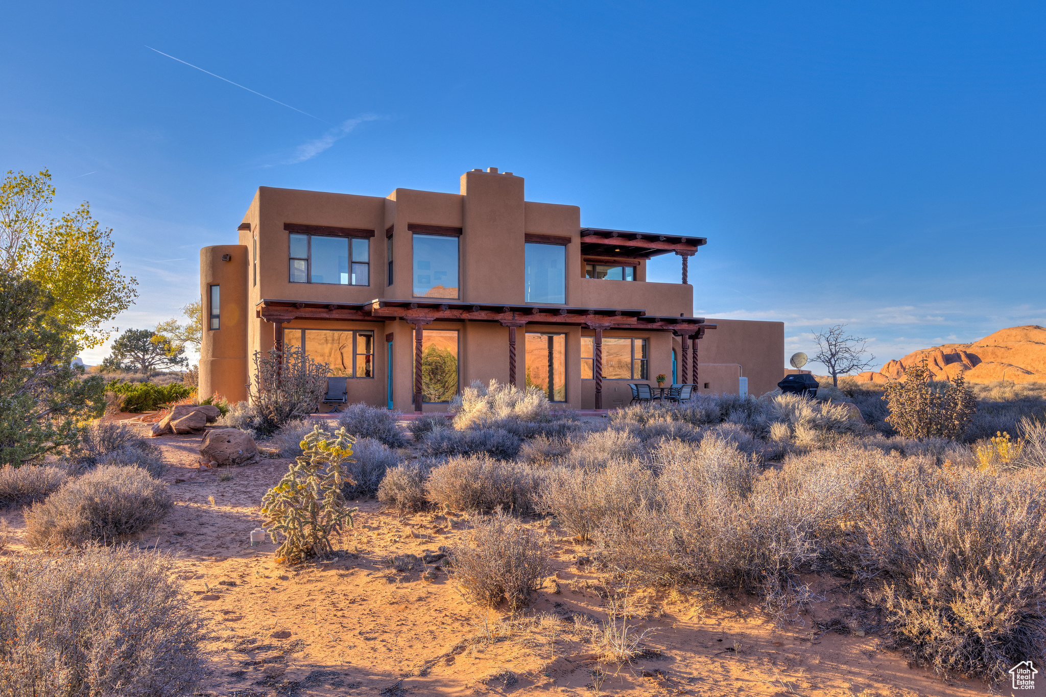 3289 FAR COUNTRY DR