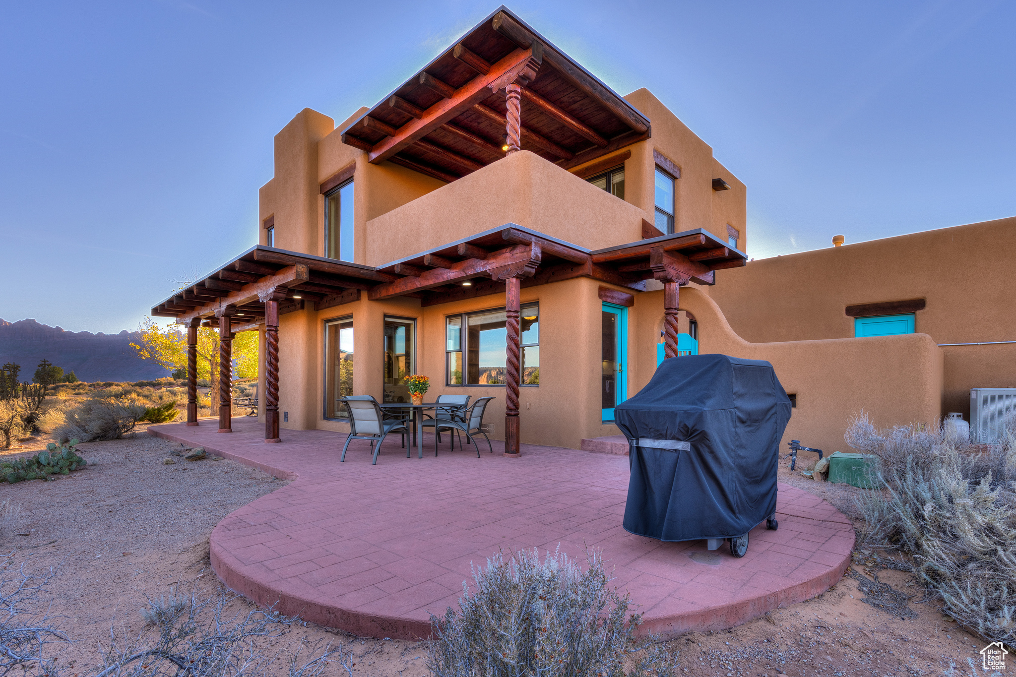 3289 FAR COUNTRY DR