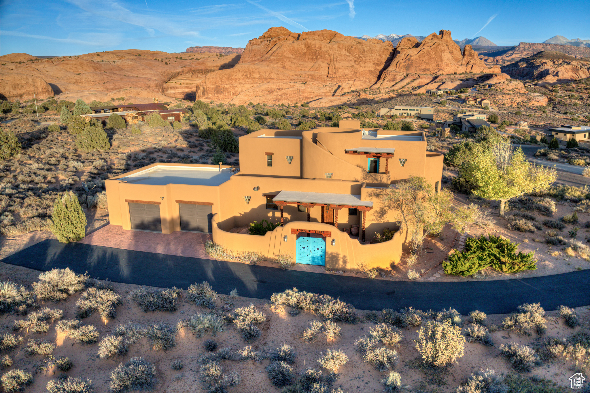 3289 FAR COUNTRY DR