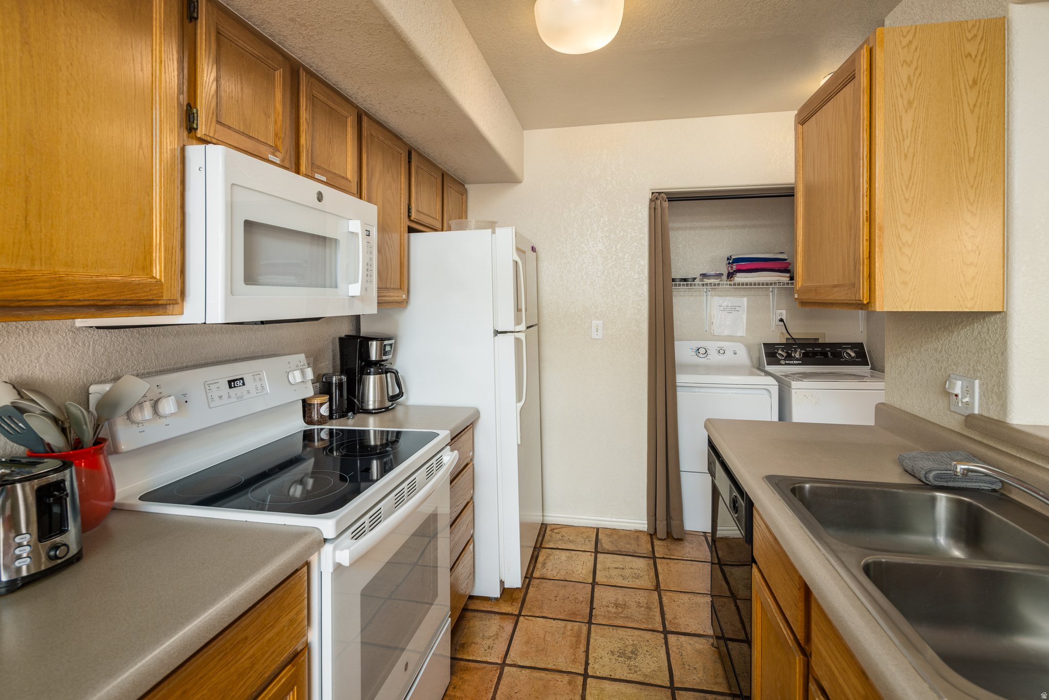 3287 E FAIRWAY LOOP