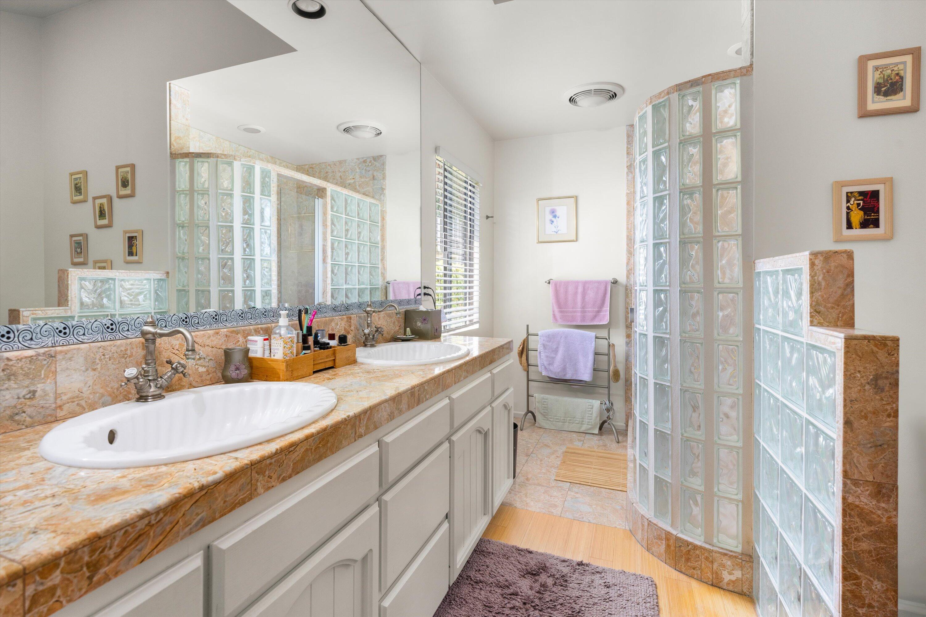 521 E Anapamu Street A2