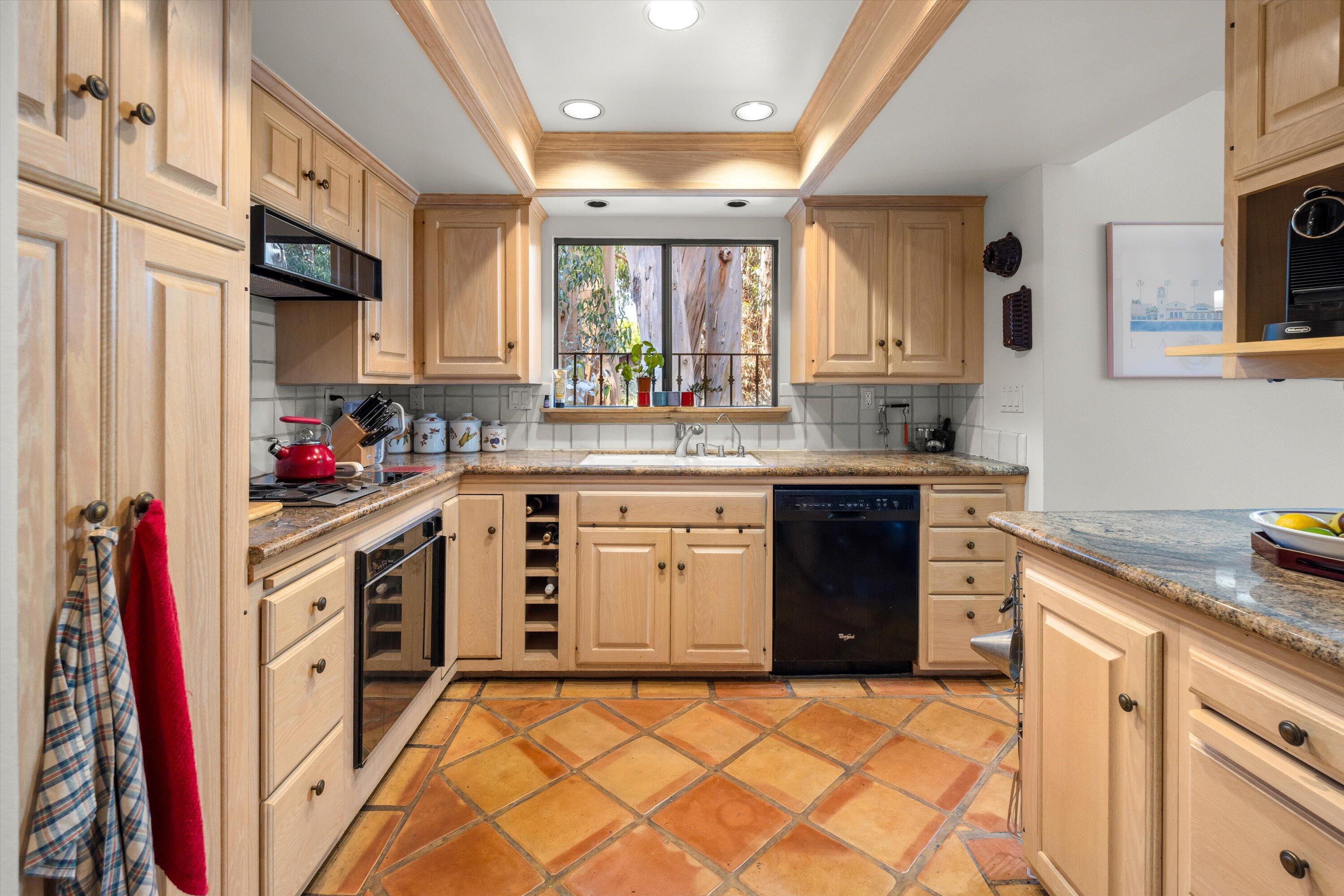 521 E Anapamu Street A2