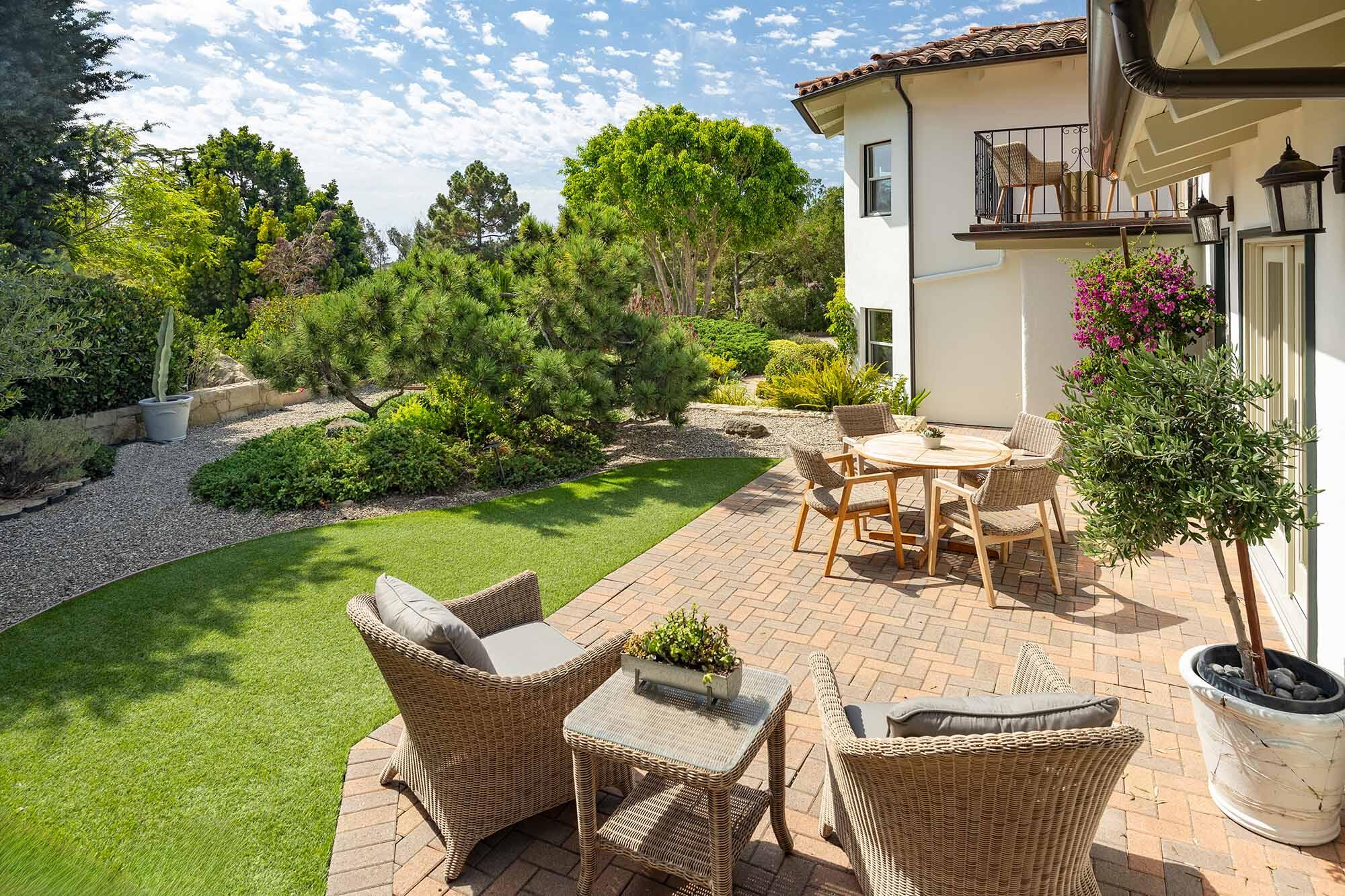 860 Miramonte Drive