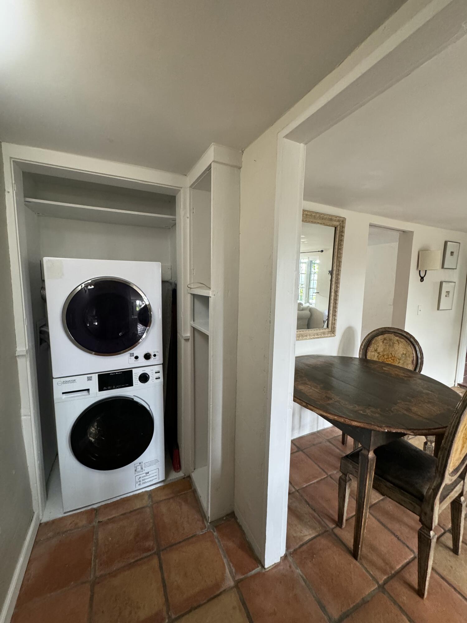 1238 1/2 E Cota Street # A