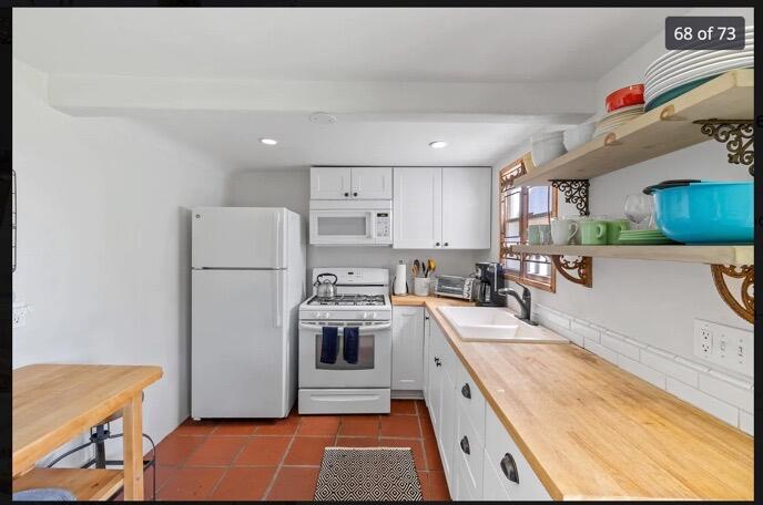 1238 1/2 E Cota Street # A