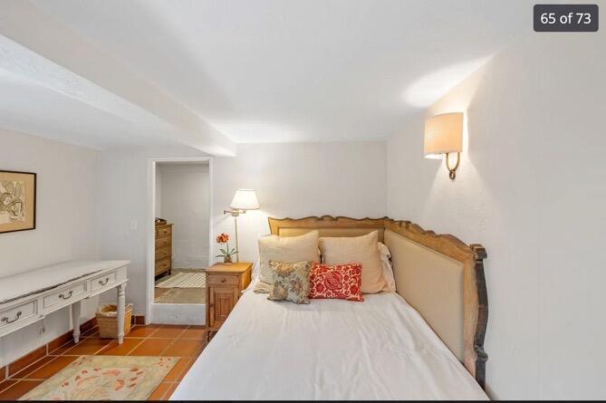 1238 1/2 E Cota Street # A