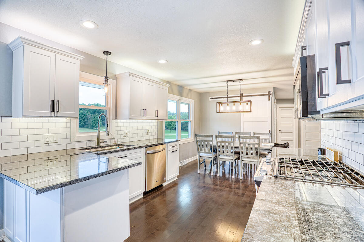 3350 Willow Creek Rd