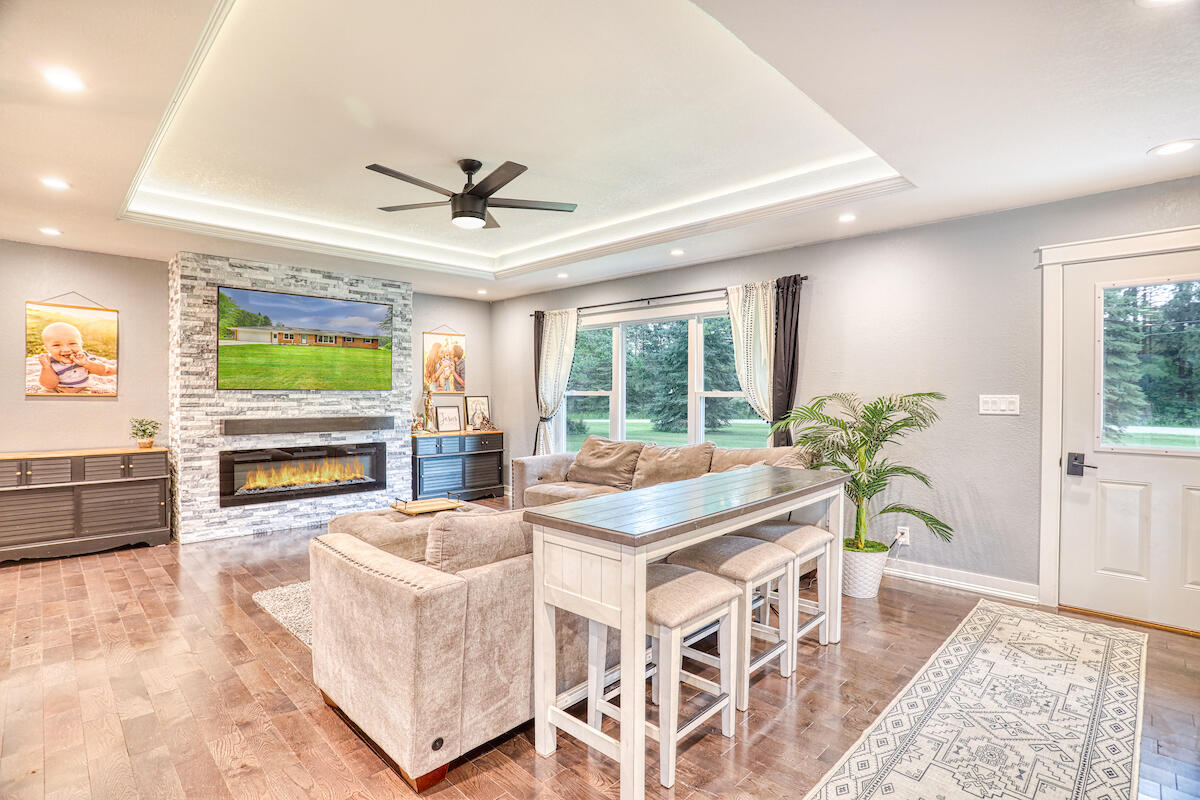 3350 Willow Creek Rd