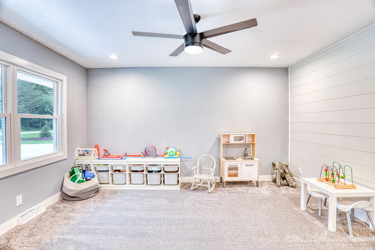 3350 Willow Creek Rd