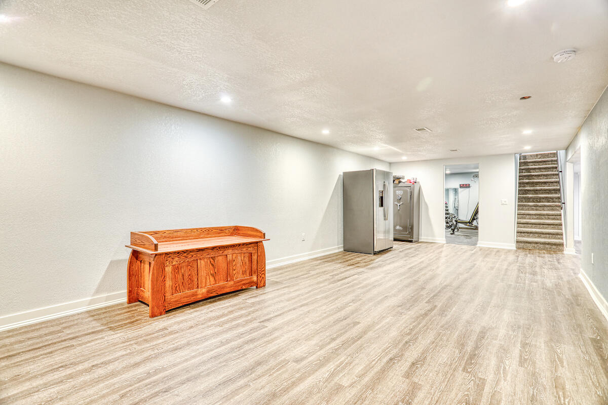 3350 Willow Creek Rd