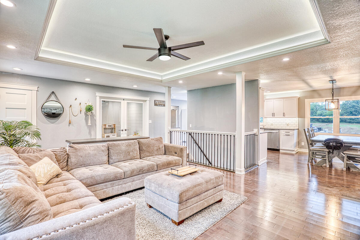 3350 Willow Creek Rd